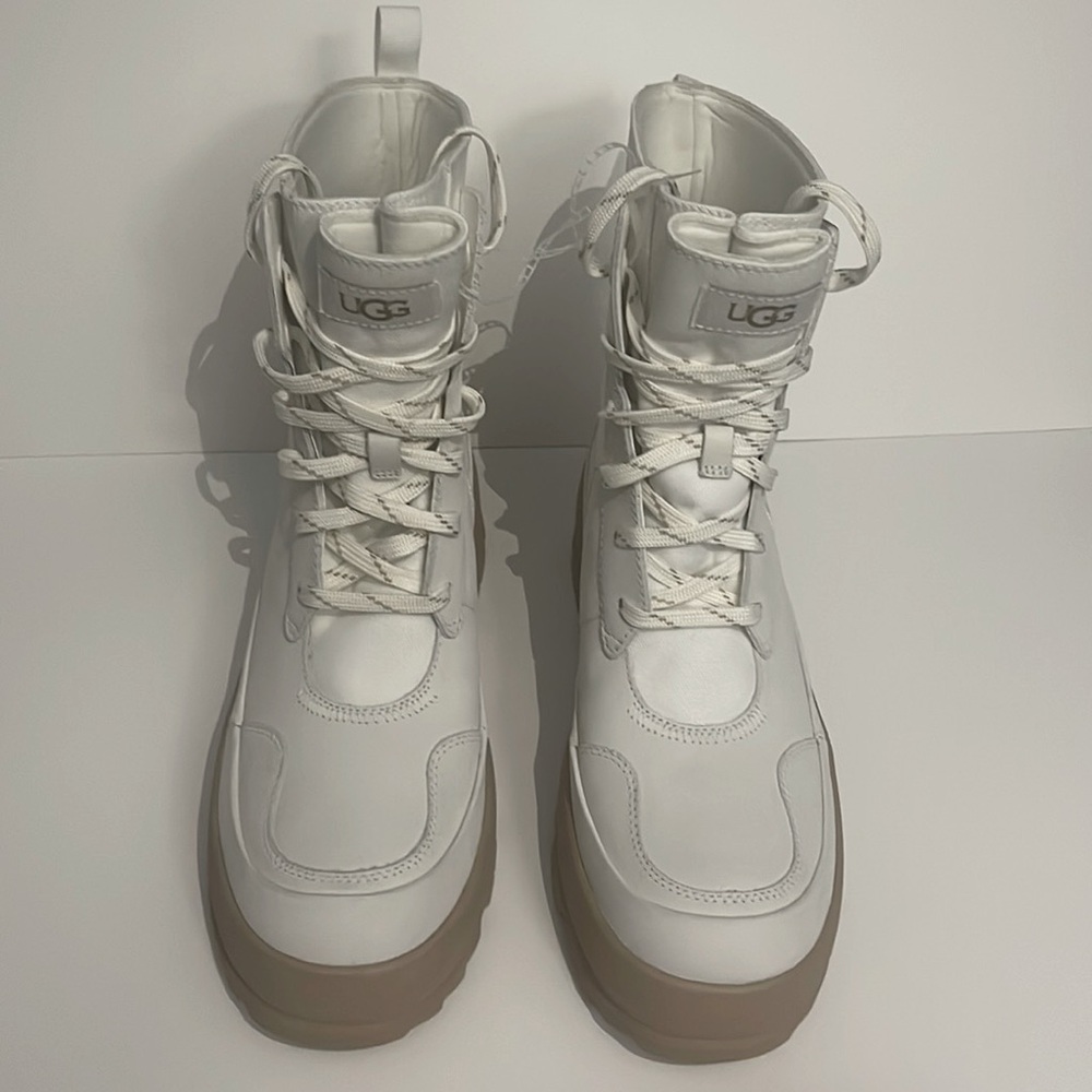 UGG LUG White Size 9.5 NWOT